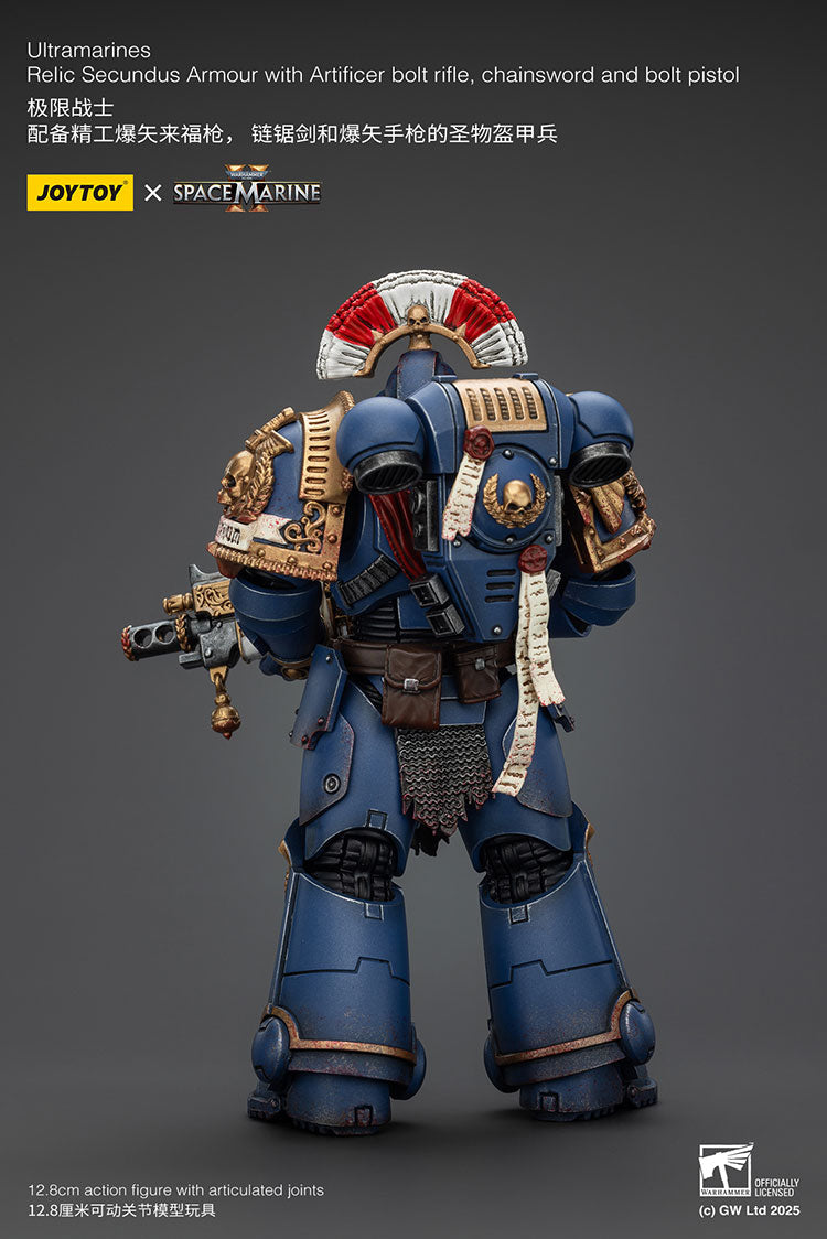 Joytoy 1/18 Warhammer 40k Space Marine 2 Ultramarines - Relic Secundus Armour with Artificer Bolt Rifle Chainsword and Bolt Pistol