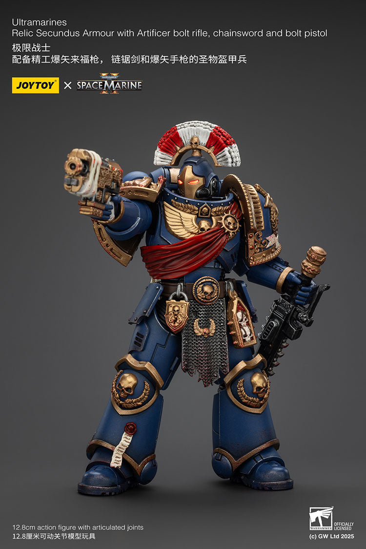Joytoy 1/18 Warhammer 40k Space Marine 2 Ultramarines - Relic Secundus Armour with Artificer Bolt Rifle Chainsword and Bolt Pistol