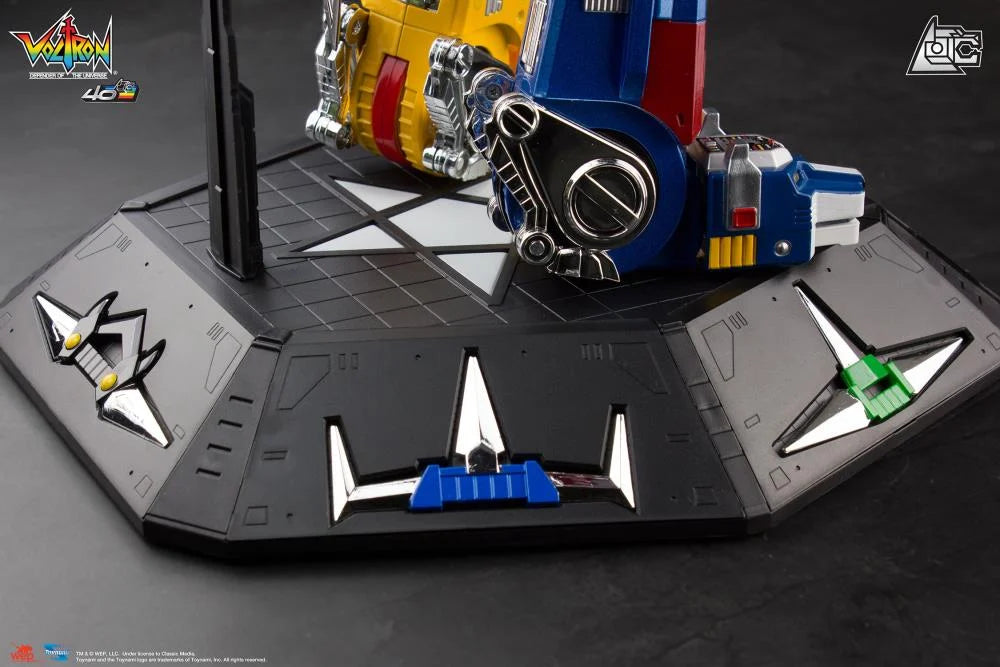 Toynami Voltron Defender of the Universe 40th Anniversary Collector's Set