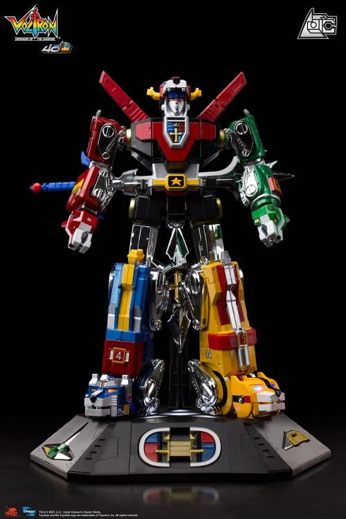 Toynami Voltron Defender of the Universe 40th Anniversary Collector's Set