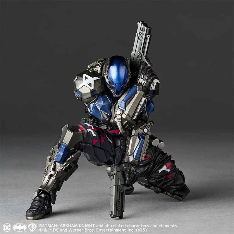 Revoltech Amazing Yamaguchi DC Batman Arkham Knight - Arkham Knight (Ver 1.5)