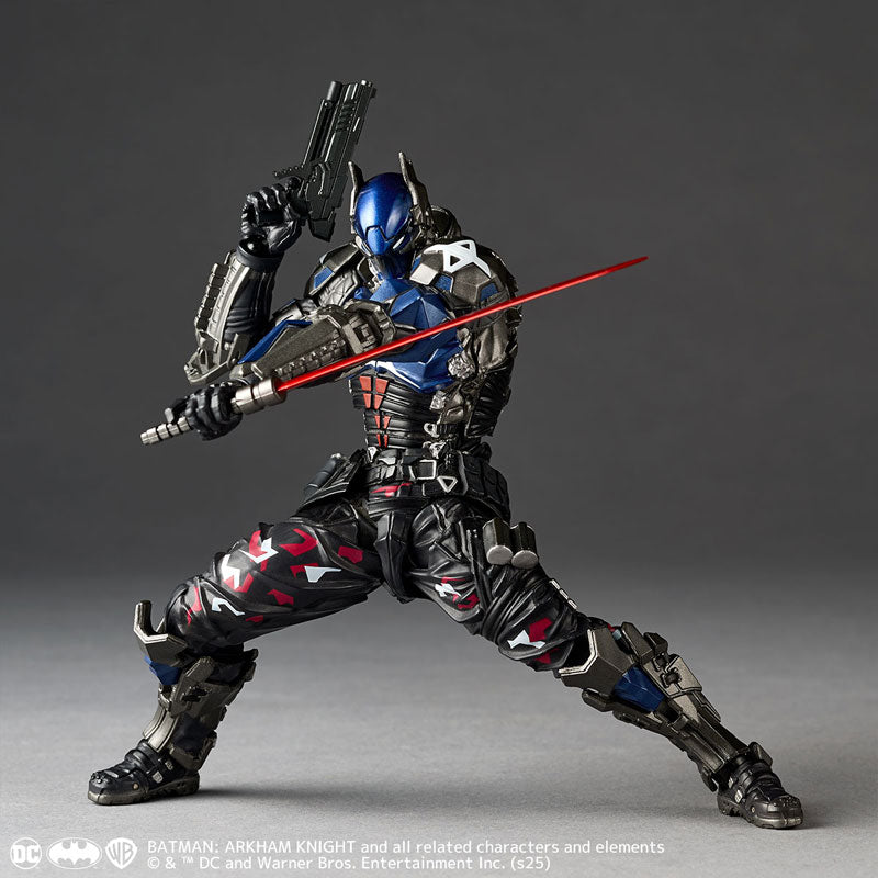 Revoltech Amazing Yamaguchi DC Batman Arkham Knight - Arkham Knight (Ver 1.5)