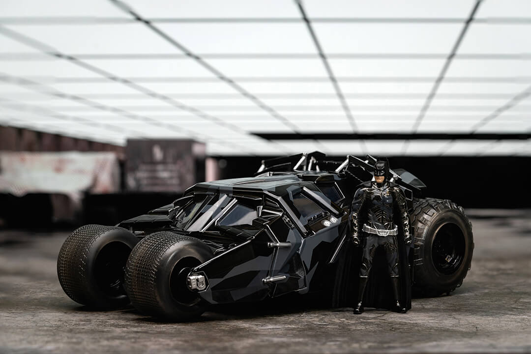 Jada Toys 1/24 DC The Dark Knight 2008 Batmobile with Batman Next Level