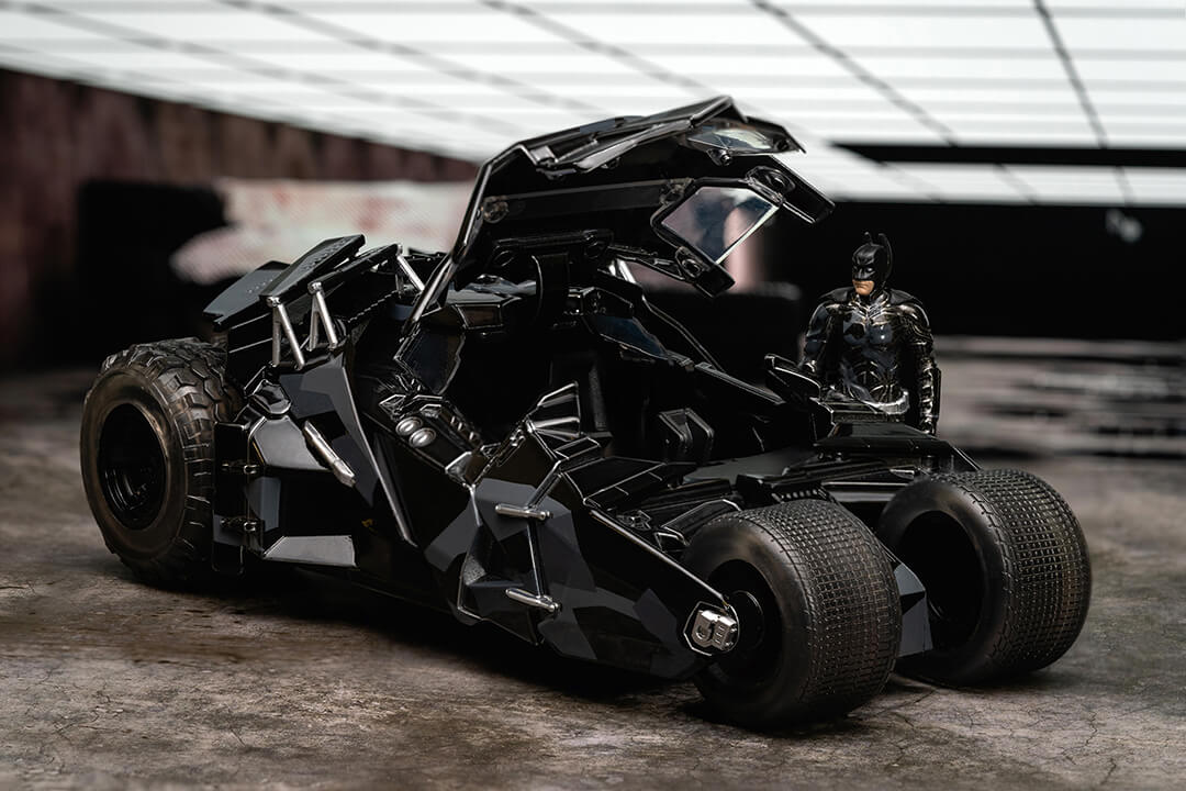 Jada Toys 1/24 DC The Dark Knight 2008 Batmobile with Batman Next Level