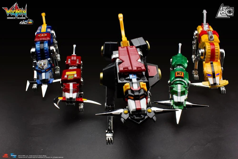 Toynami Voltron Defender of the Universe 40th Anniversary Collector's Set