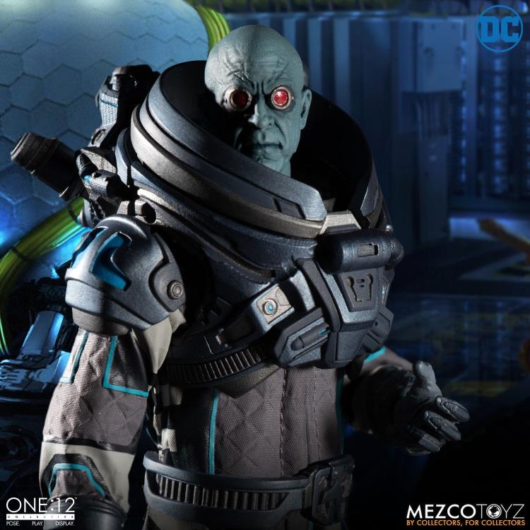 Mezco One:12 Collective DC Mr Freeze Deluxe Edition