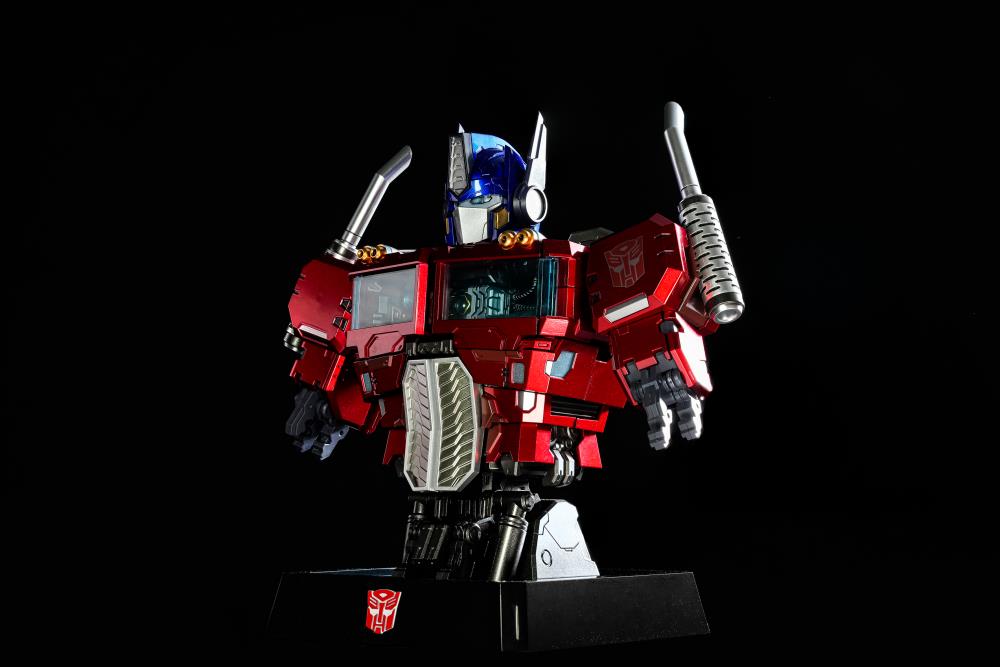 Hasbro Bust Generation Transformers - Optimus Prime Mechanic Bust