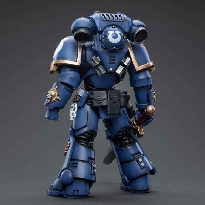 Joytoy 1/18 Warhammer 40K Ultramarines Primaris Lieutenant Argaranthe