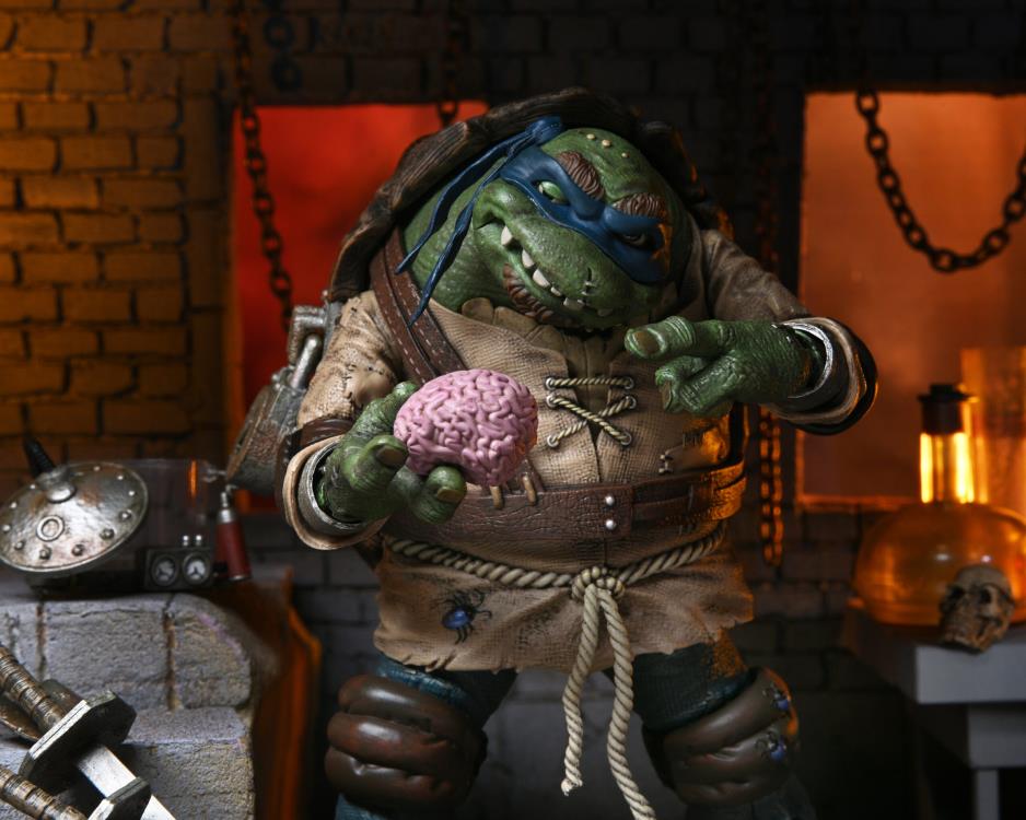 Neca Ultimate Universal Monsters x Teenage Mutant Ninja Turtles Leonardo as Hunchback
