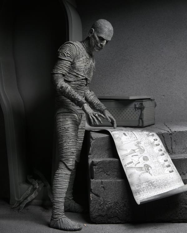Neca Ultimate Mummy (Black and White)