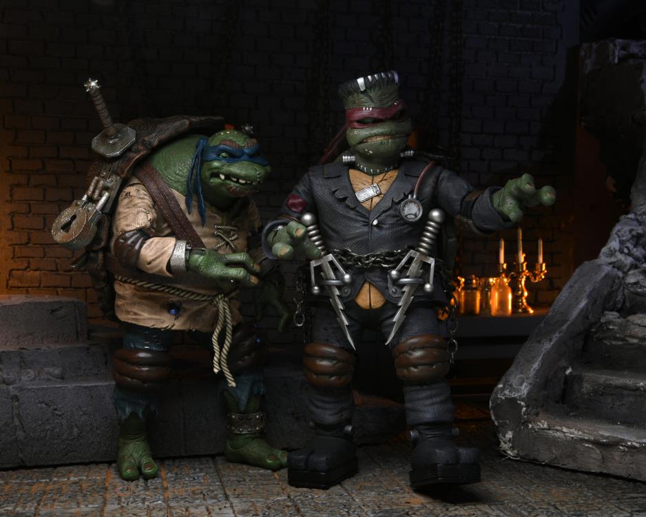 Neca Ultimate Universal Monsters x Teenage Mutant Ninja Turtles Leonardo as Hunchback