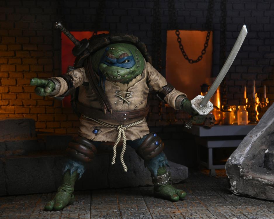 Neca Ultimate Universal Monsters x Teenage Mutant Ninja Turtles Leonardo as Hunchback