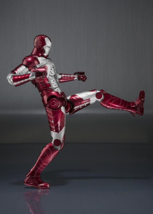 SH Figuarts Marvel Iron Man Mark 5 With Hall of Armor