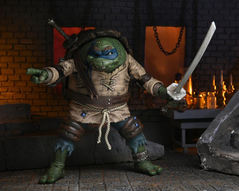 Neca Ultimate Universal Monsters x Teenage Mutant Ninja Turtles Leonardo as Hunchback