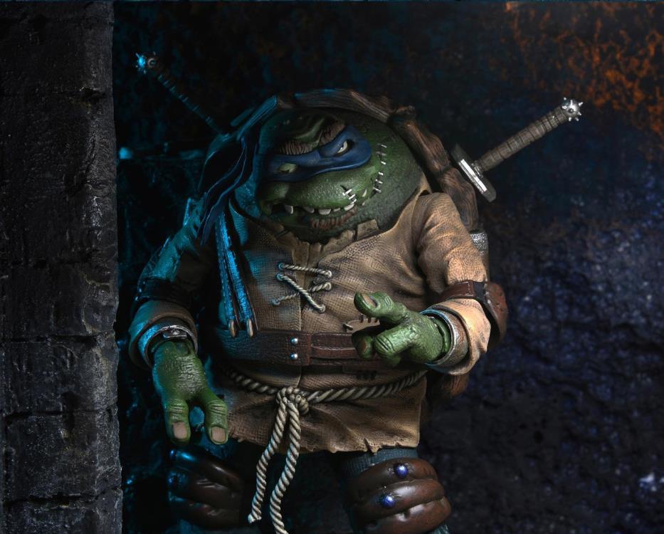 Neca Ultimate Universal Monsters x Teenage Mutant Ninja Turtles Leonardo as Hunchback