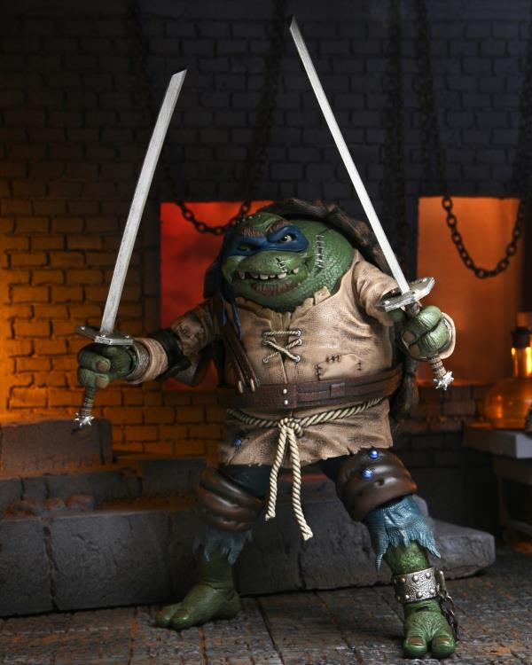 Neca Ultimate Universal Monsters x Teenage Mutant Ninja Turtles Leonardo as Hunchback