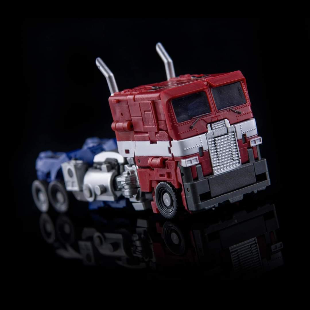 Lucky Cat Micro Cosmos Optimus Prime