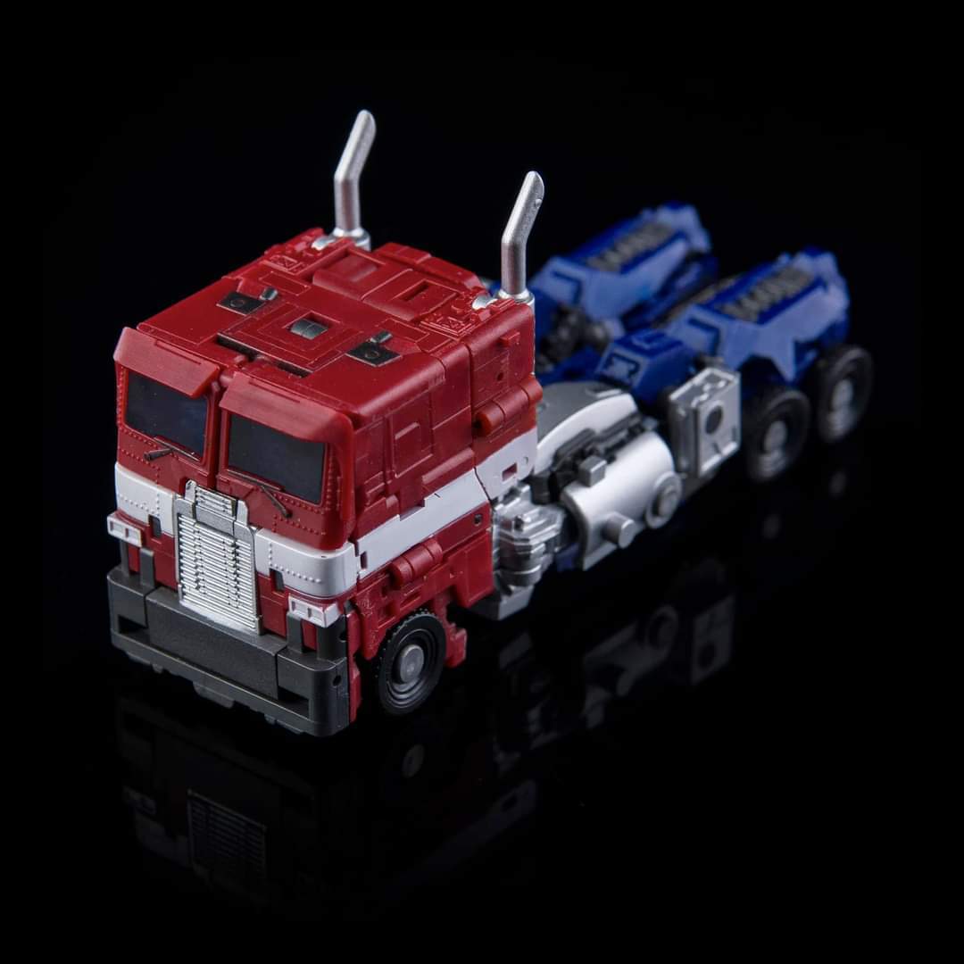 Lucky Cat Micro Cosmos Optimus Prime