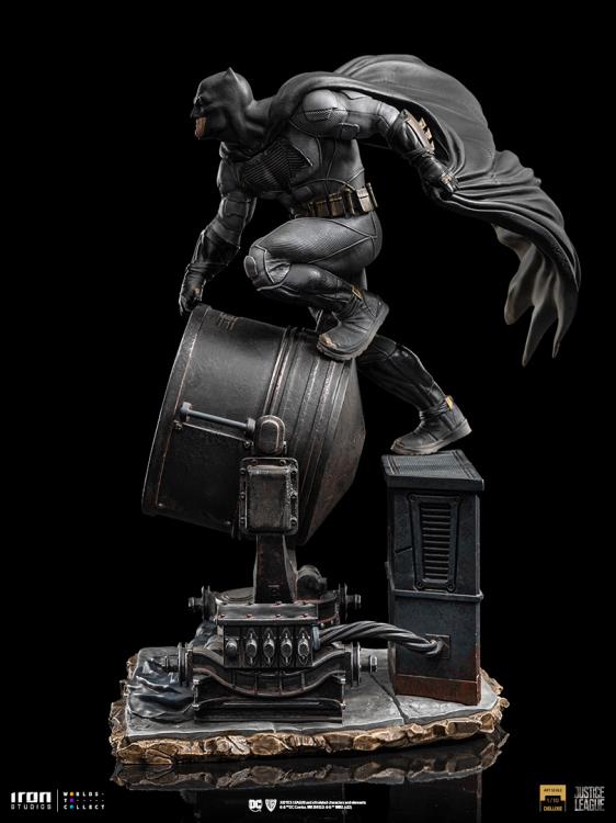 Iron Studios Art Scale 1/10 DC Zack Snyder's Justice League - Batman on Bat-Signal (Deluxe)