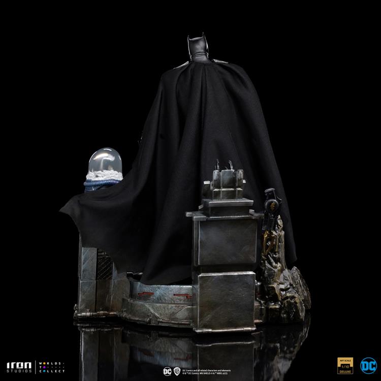Iron Studios Art Scale 1/10 DC Comics - Batman Unleashed Deluxe