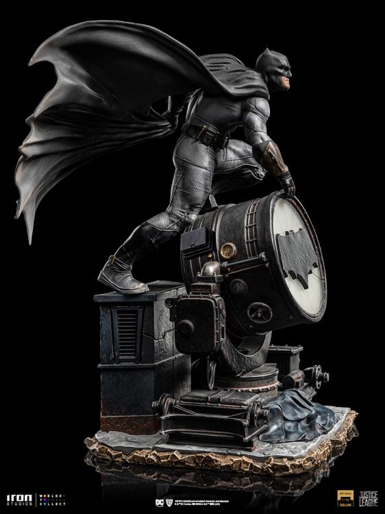 Iron Studios Art Scale 1/10 DC Zack Snyder's Justice League - Batman on Bat-Signal (Deluxe)