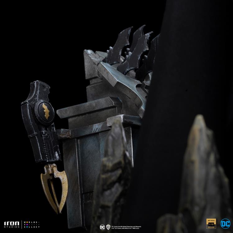 Iron Studios Art Scale 1/10 DC Comics - Batman Unleashed Deluxe