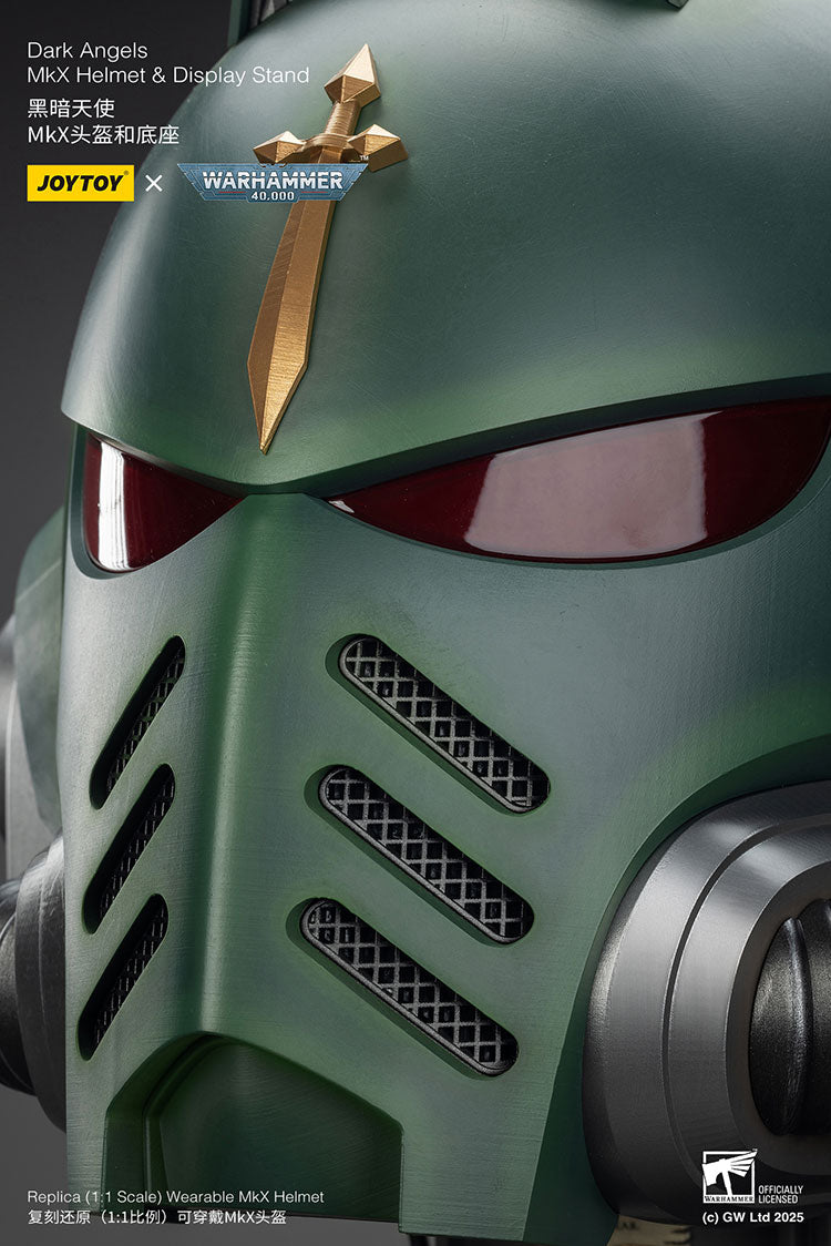 Joytoy 1/18 Warhammer 40k Dark Angels MkX Helmet & Display Stand