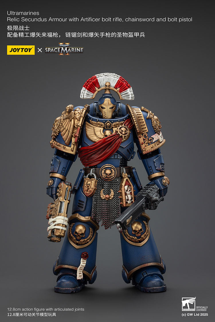 Joytoy 1/18 Warhammer 40k Space Marine 2 Ultramarines - Relic Secundus Armour with Artificer Bolt Rifle Chainsword and Bolt Pistol