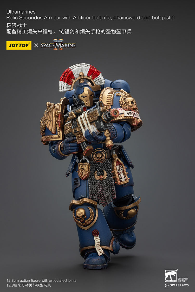 Joytoy 1/18 Warhammer 40k Space Marine 2 Ultramarines - Relic Secundus Armour with Artificer Bolt Rifle Chainsword and Bolt Pistol