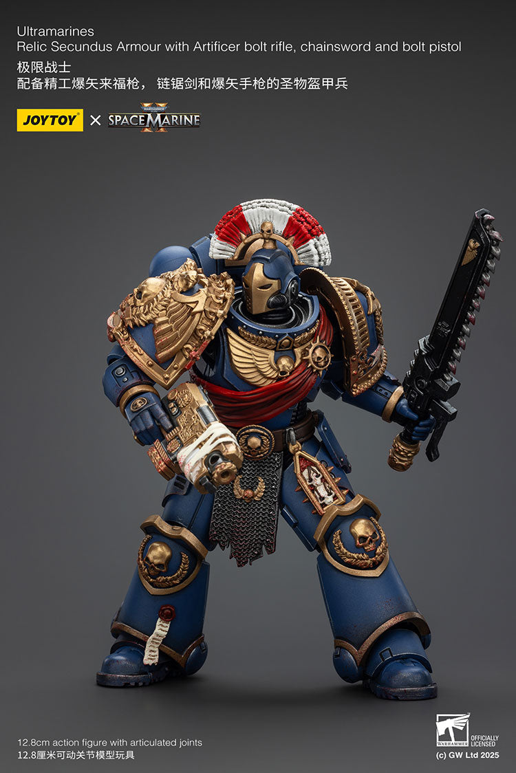 Joytoy 1/18 Warhammer 40k Space Marine 2 Ultramarines - Relic Secundus Armour with Artificer Bolt Rifle Chainsword and Bolt Pistol
