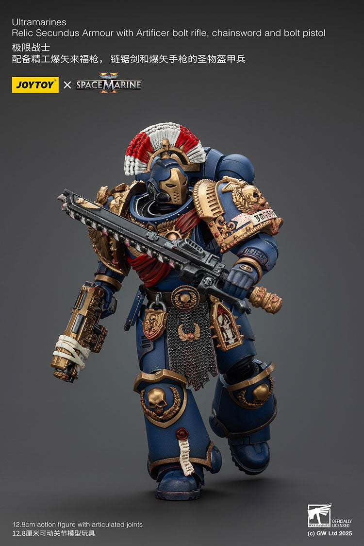 Joytoy 1/18 Warhammer 40k Space Marine 2 Ultramarines - Relic Secundus Armour with Artificer Bolt Rifle Chainsword and Bolt Pistol