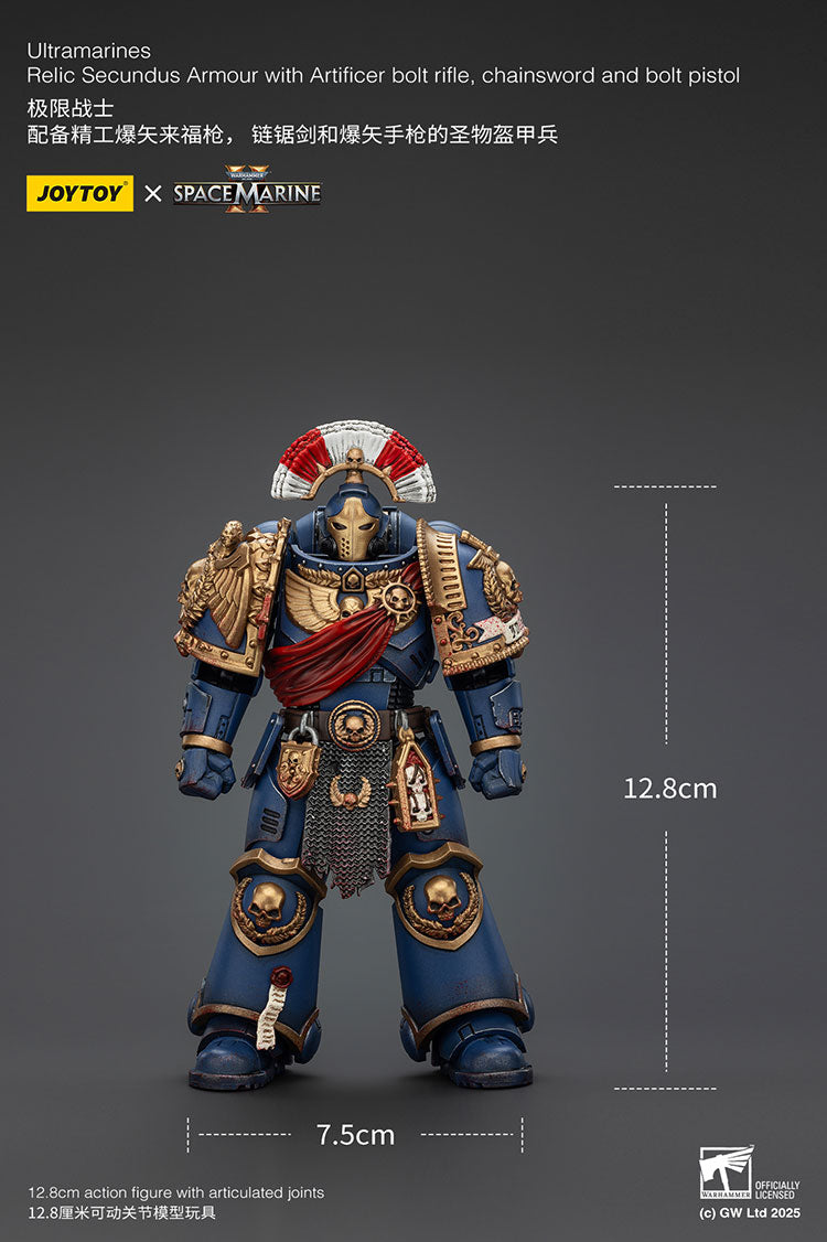 Joytoy 1/18 Warhammer 40k Space Marine 2 Ultramarines - Relic Secundus Armour with Artificer Bolt Rifle Chainsword and Bolt Pistol