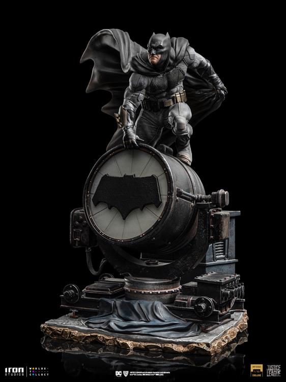 Iron Studios Art Scale 1/10 DC Zack Snyder's Justice League - Batman on Bat-Signal (Deluxe)