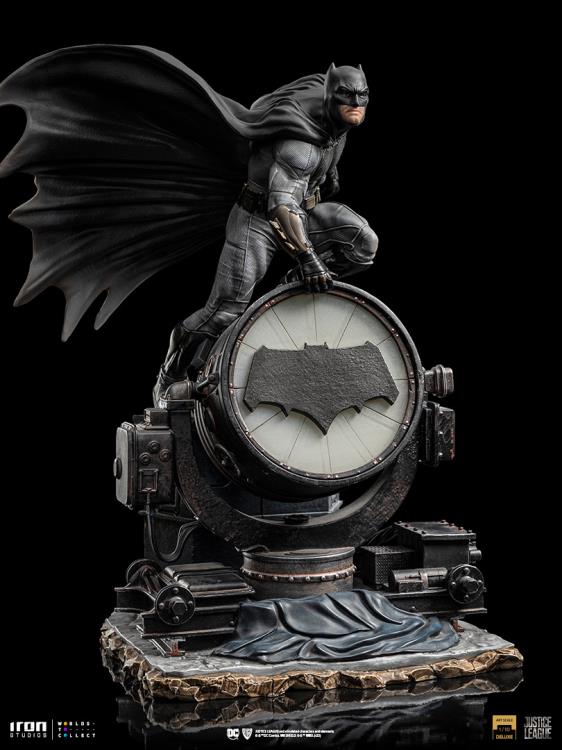 Iron Studios Art Scale 1/10 DC Zack Snyder's Justice League - Batman on Bat-Signal (Deluxe)