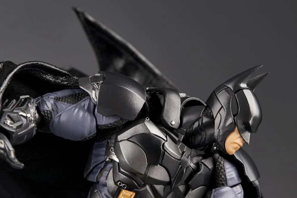 Revoltech Amazing Yamaguchi DC - Batman (Batman Arkham Knight Version) [Dented Box]