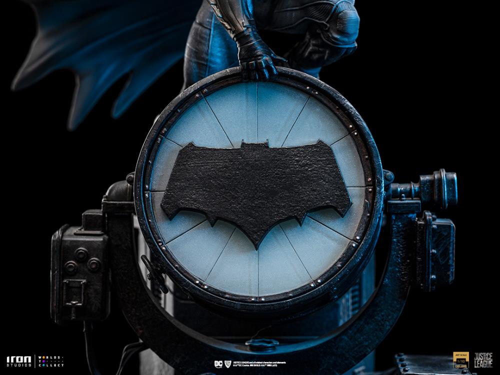 Iron Studios Art Scale 1/10 DC Zack Snyder's Justice League - Batman on Bat-Signal (Deluxe)