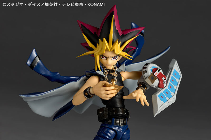 Revoltech Amazing Yamaguchi Yu-Gi-Oh - Yami Yugi