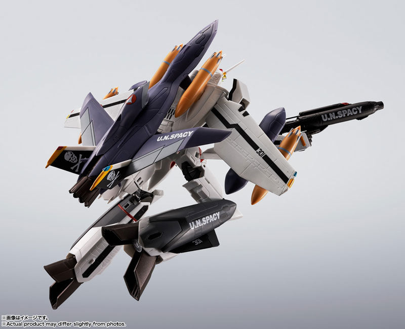 Hi-Metal R Macross Zero VF-OS Phoenix (Roy Fokker) + QF-2200D-B Ghost