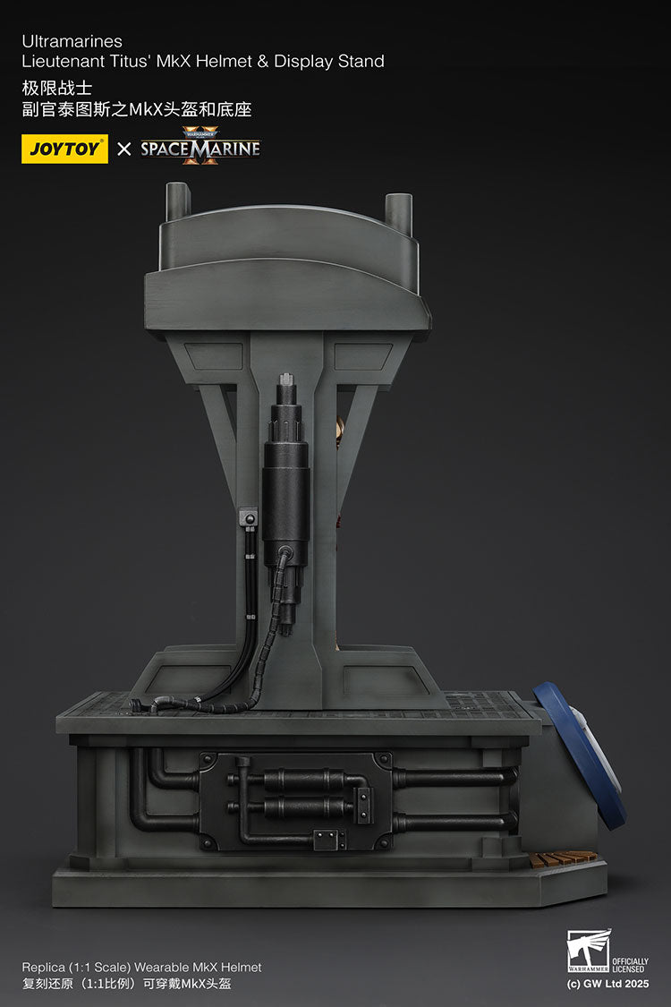 Joytoy Warhammer 40k Space Marine 2 - Ultramarines Lieutenant Titus' MKX Helmet & Display Stand