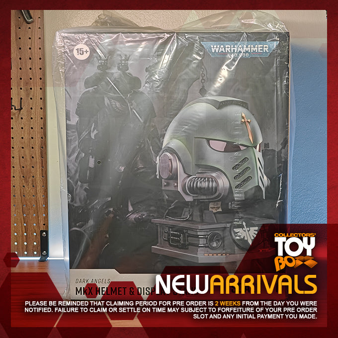 Joytoy 1/18 Warhammer 40k Dark Angels MkX Helmet & Display Stand