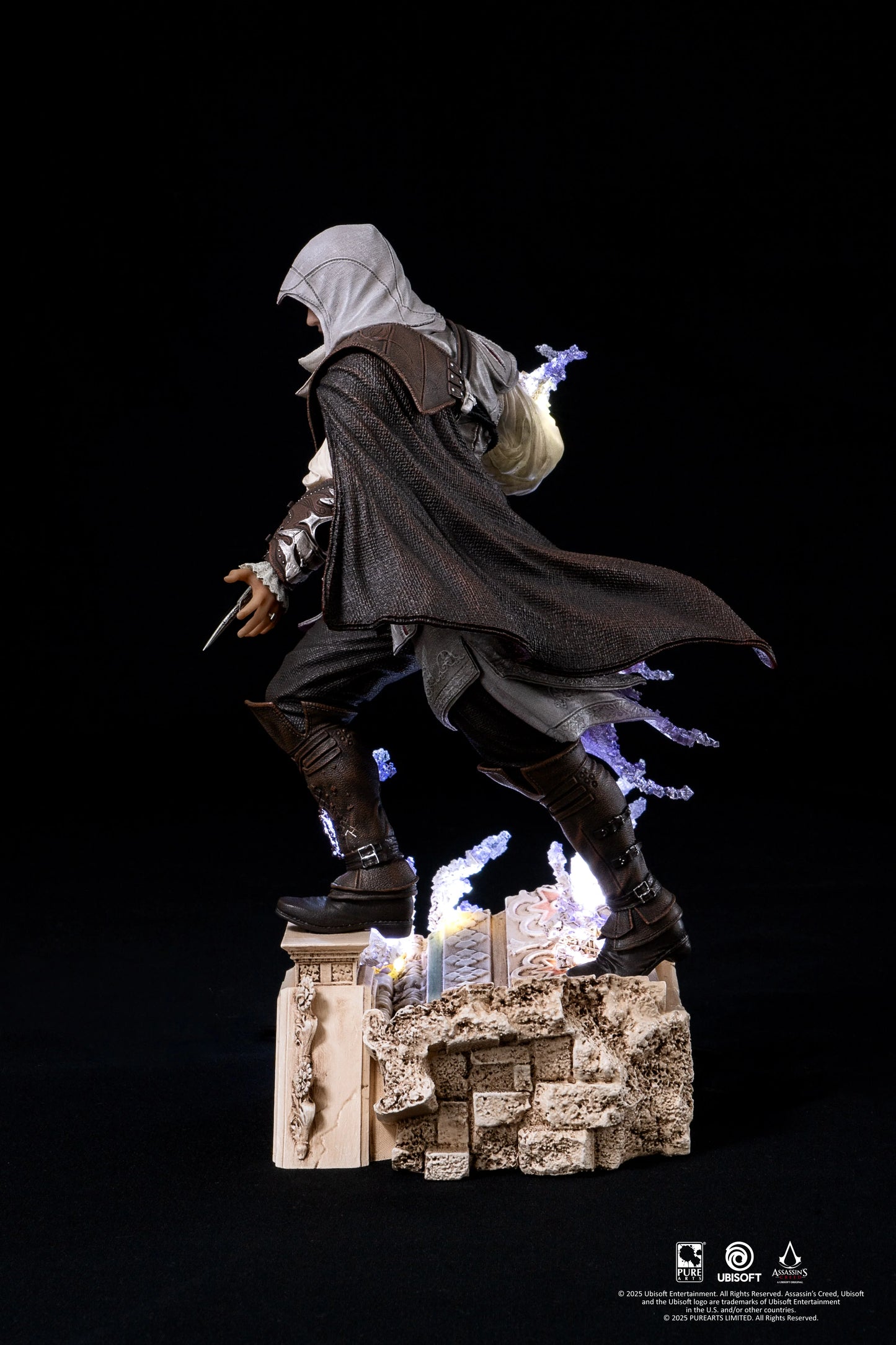 Pure Arts 1/8 Assassin's Creed II Animus Ezio