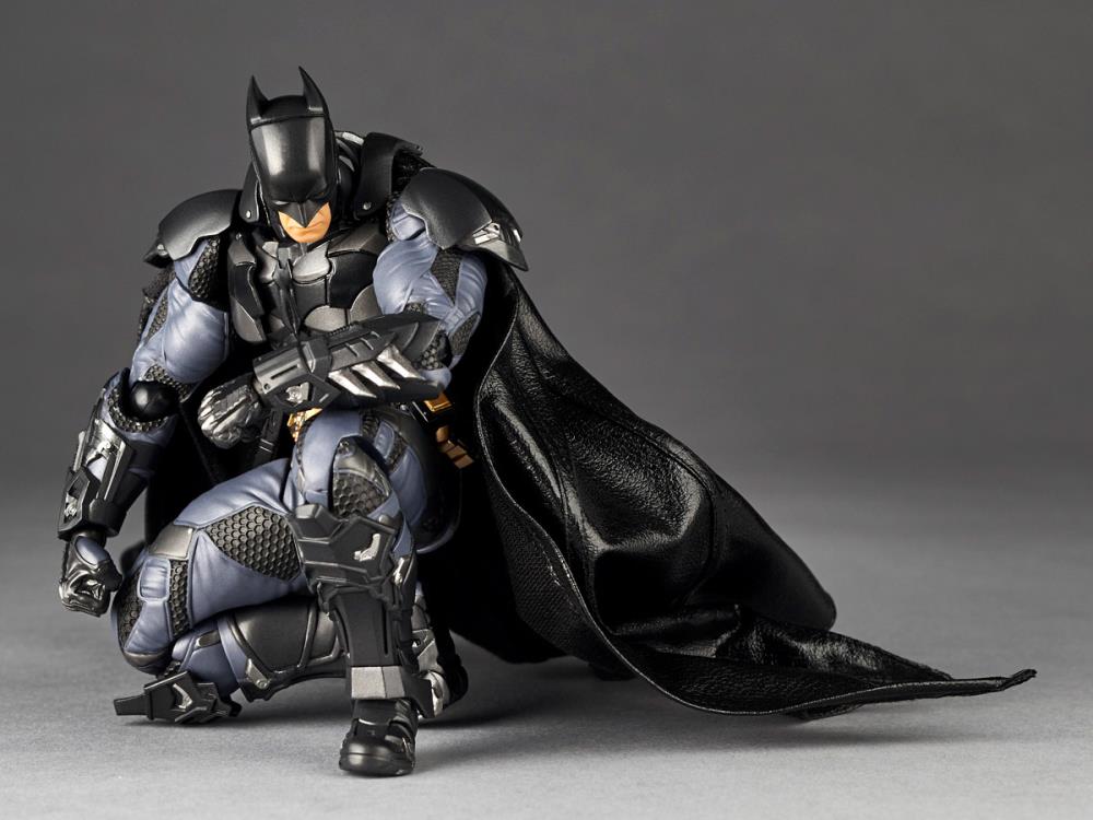 Revoltech Amazing Yamaguchi DC - Batman (Batman Arkham Knight Version) [Dented Box]