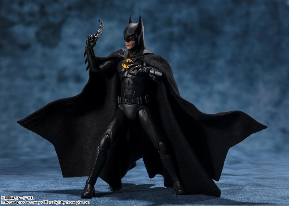 SH Figuarts DC The Flash Movie - Batman