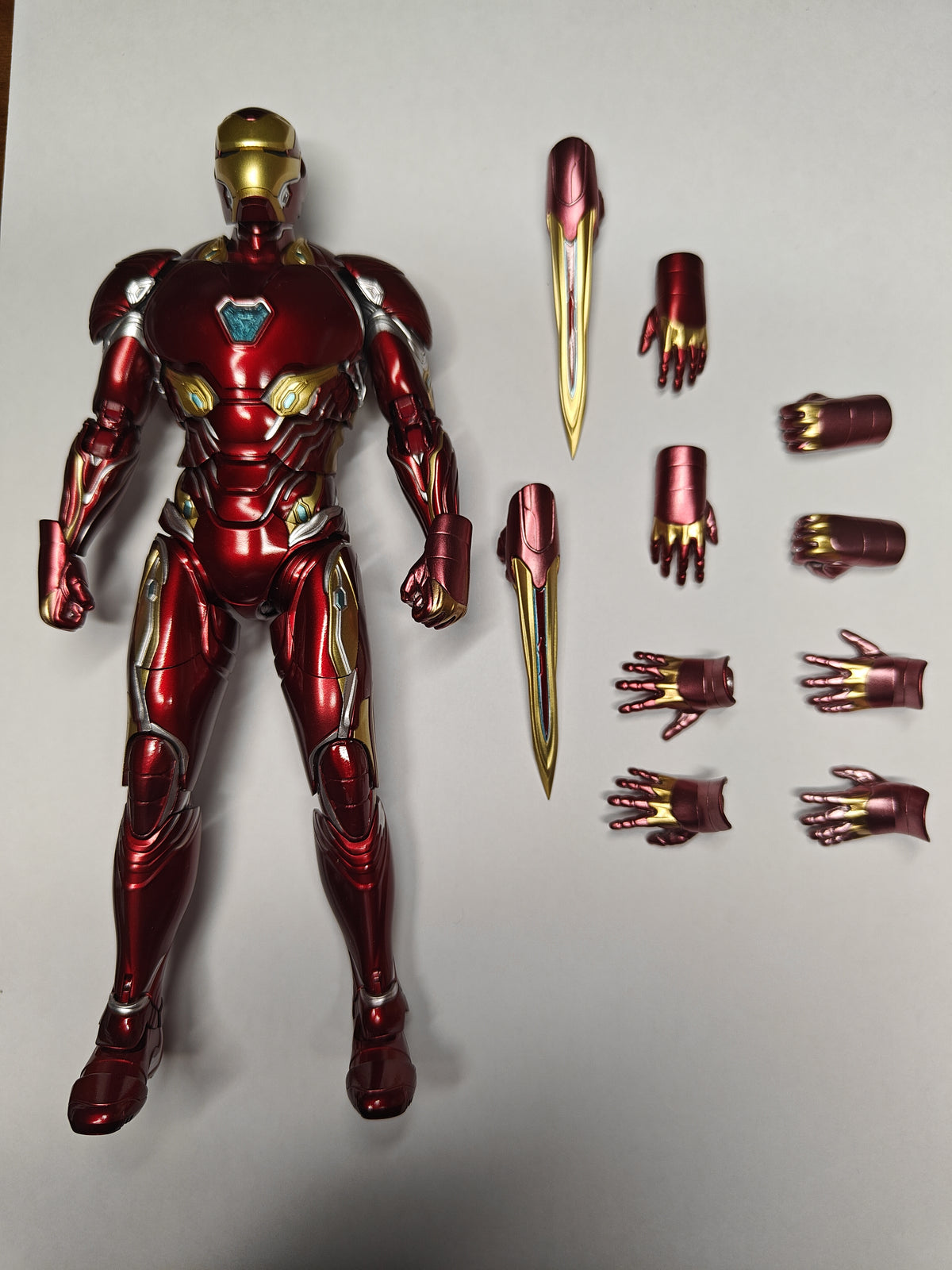 ThreeZero DLX Marvel The Infinity Saga - Iron Man Mark 50 [with Discoloration]