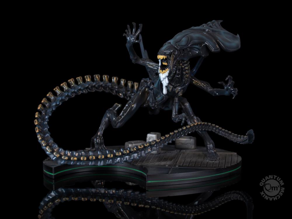 QMX Q-Fig Max Elite Alien Queen
