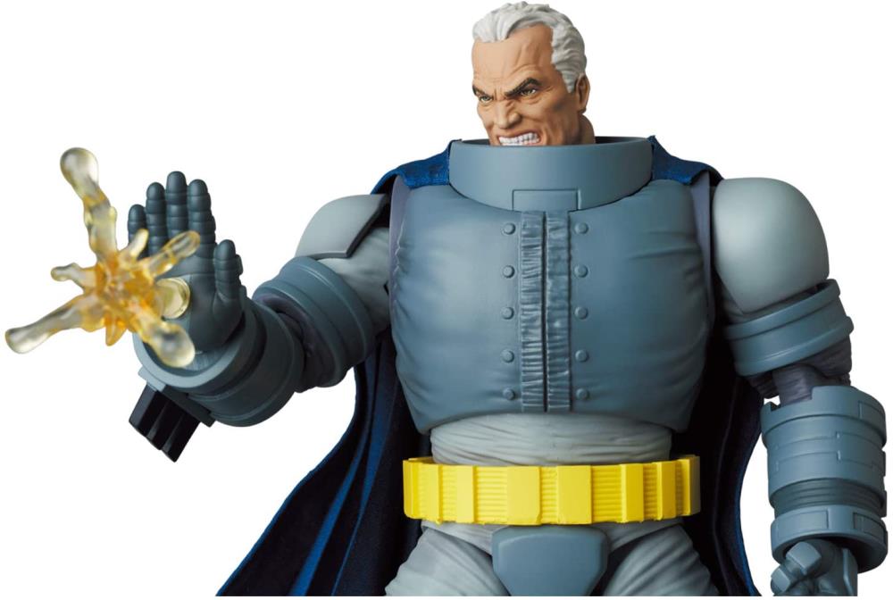 Mafex DC Batman The Dark Knight Returns Armored Batman