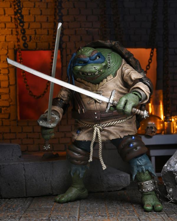 Neca Ultimate Universal Monsters x Teenage Mutant Ninja Turtles Leonardo as Hunchback